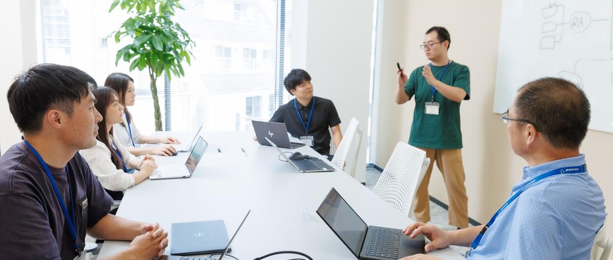 大きな力に従うよりも、少数精鋭で。実務デビューはそんな環境を選びませんか？