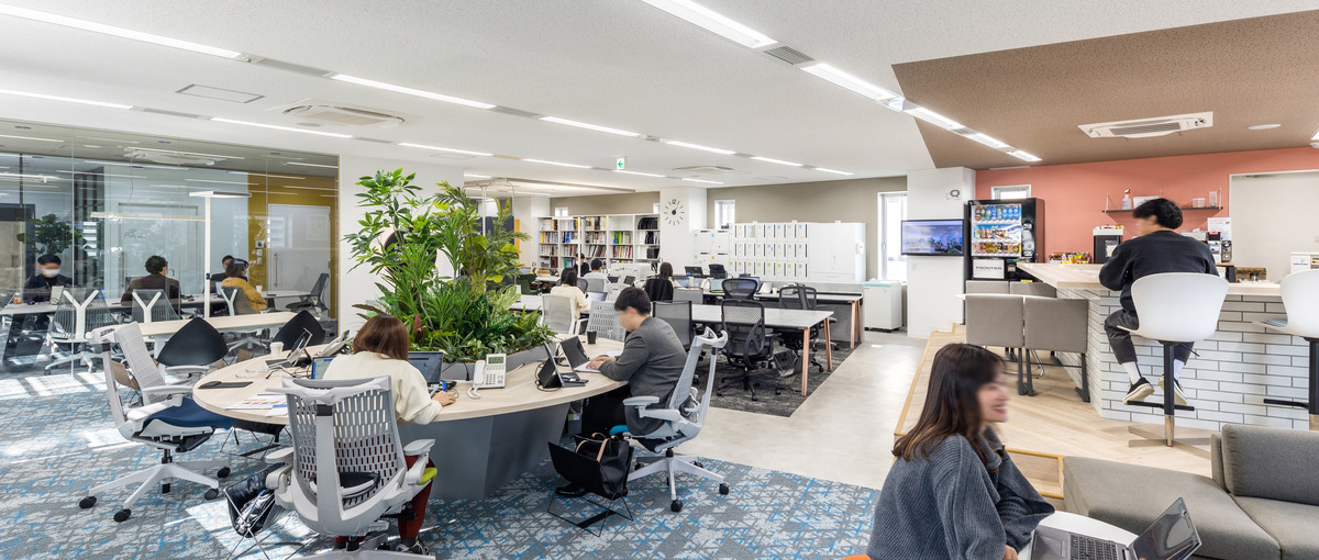 27卒｜負けず嫌い歓迎！成果が正当に評価される環境でトップを目指そう！