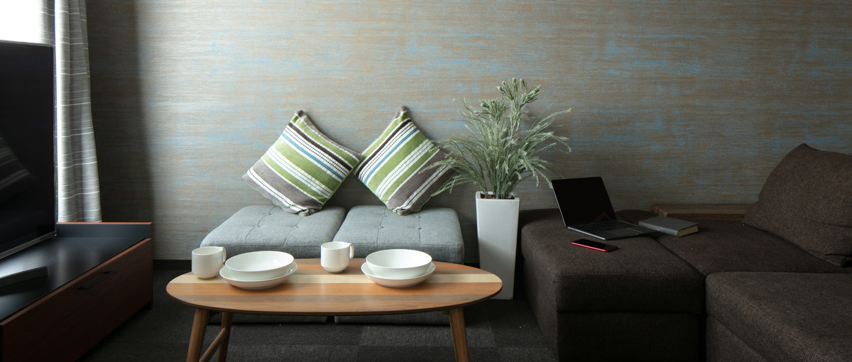 同僚もゲストも多国籍！日本の 退屈 から抜け出し、刺激的な毎日へ！