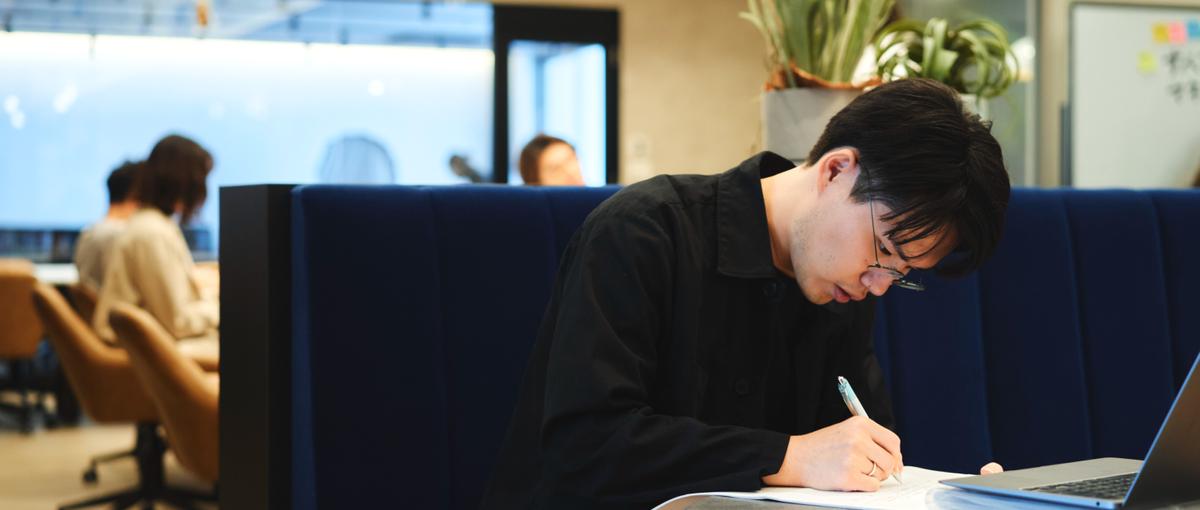 フロントエンド〜バックエンド開発を担うフルスタックエンジニア募集！