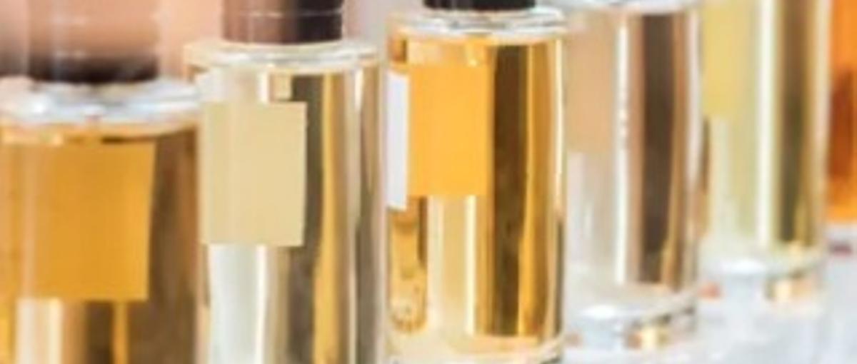 世界観づくりに全力投球。香りブランドの企画・PRメンバー