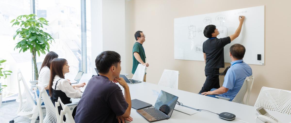 技術研修はありません。自走する組織で要件定義から担うエンジニアを募集中！