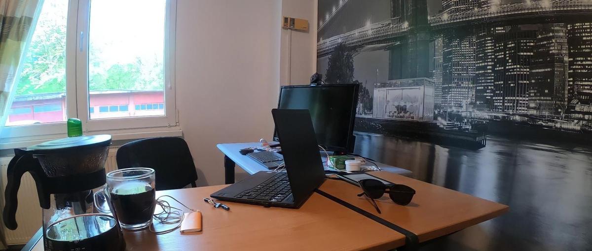 働く場所は自由！PHPで社会に認められる事業を創る、品質重視のシニア職