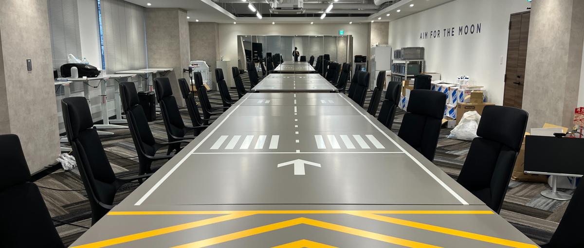 デザイナーガチ募したのに応募来なくてワロティッシモWWWWWWWWWW