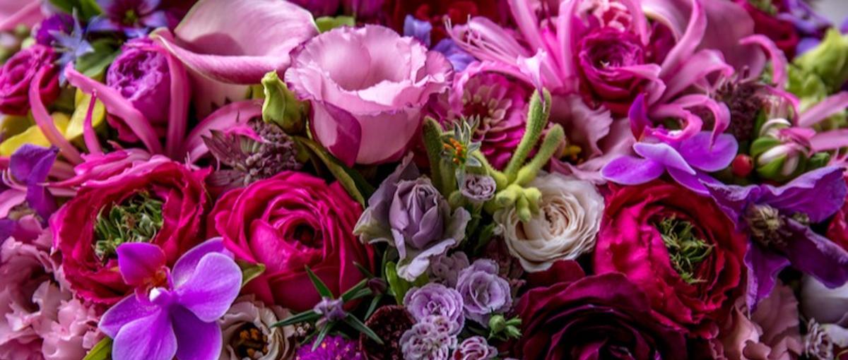 フローリスト舞台は花であふれる独自の世界！デザイン力とスキルでチャレンジを