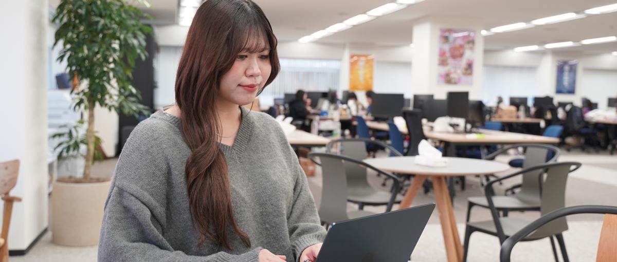 27卒採用｜大手外資ブランドのマーケティング戦略に1年目から携われる環境