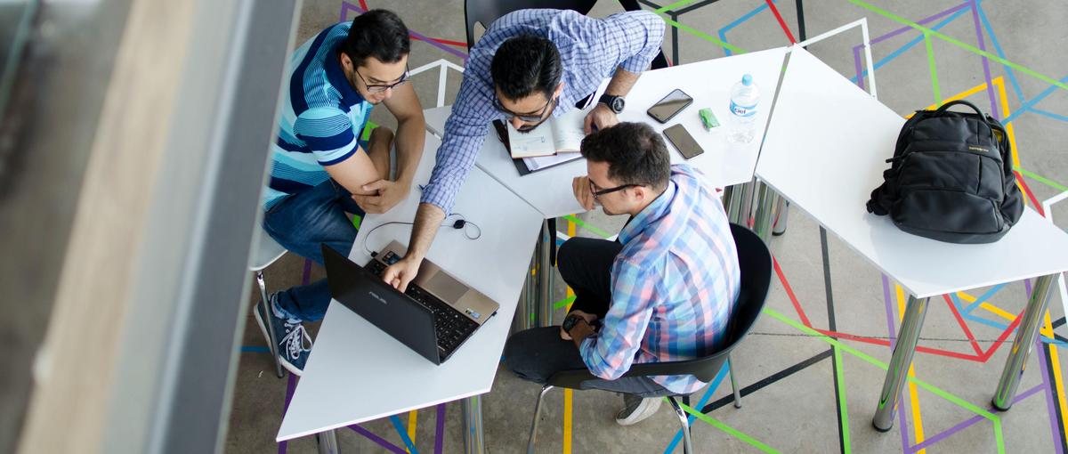  最先端の言語を使って開発！IT部門長募集！！