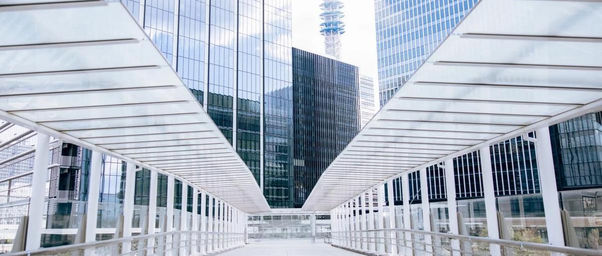 今の環境で伸び悩んでいるエンジニアへ。拡大中の開発会社で次の役割を