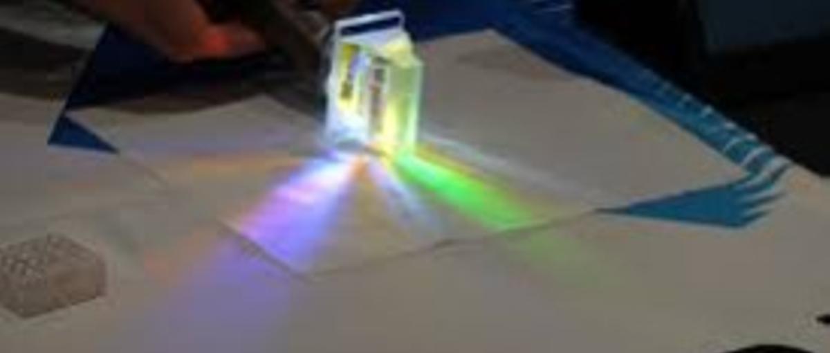 光のまだ見ぬ可能性を追い求める技術職