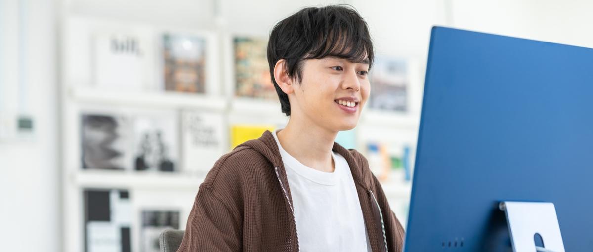 柔軟に働ける！自社サイトのPHPエンジニア│マネジメントにも挑戦OK