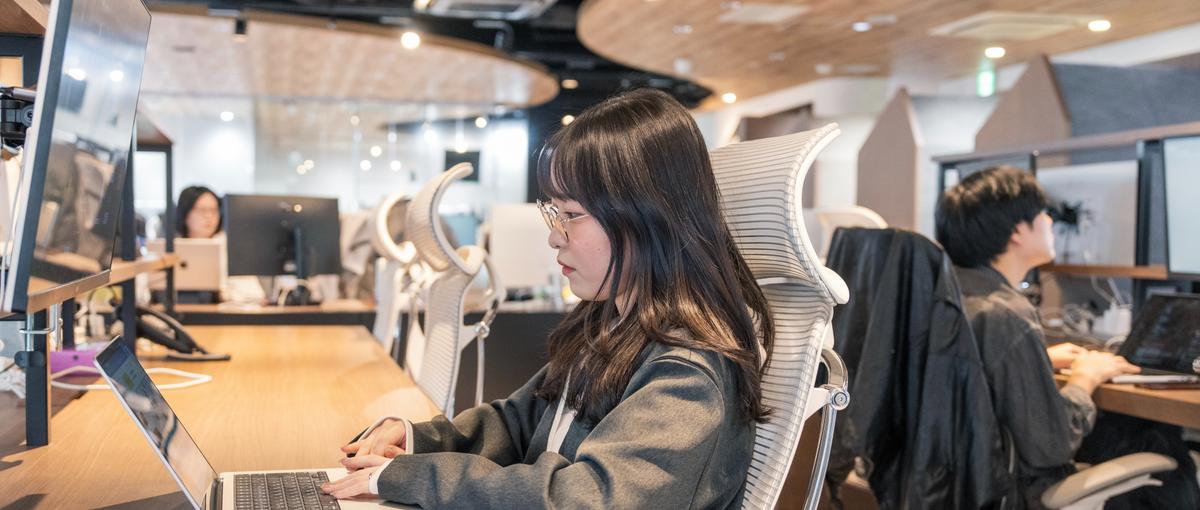 スクール卒で営業職に就いたあなたへ。その営業経験をエンジニアとして活かす。