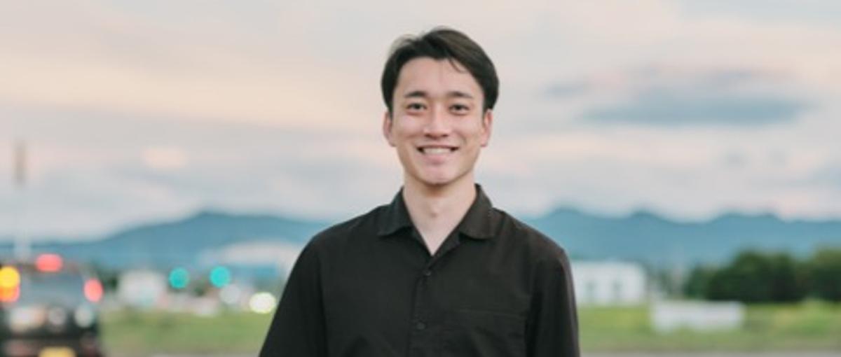 入社初日、経営者の隣に座った。それが勝継屋の新卒の、最初の仕事だ。