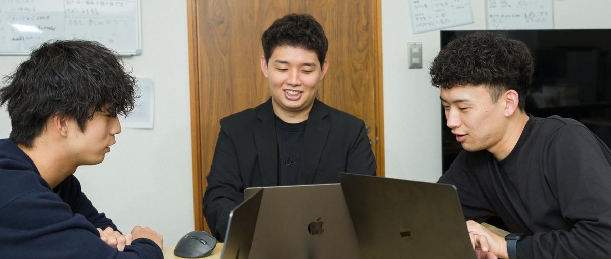 マーケ責任者直下｜SNS広告のクリエイティブを企画から統括｜デザイナー