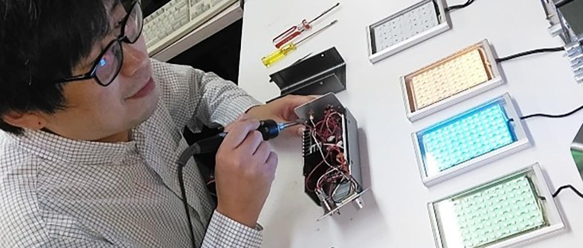 最先端の医学研究をものづくりで支える！高額商品を自分の手で作り上げる！