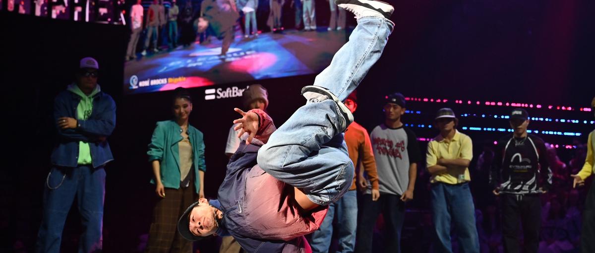 Dリーグの公式WEBとアプリのエンジニアリングを募集中！