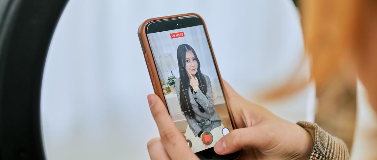 スマホで月100本の動画を撮影。トレンドを創る即戦力カメラマン募集！