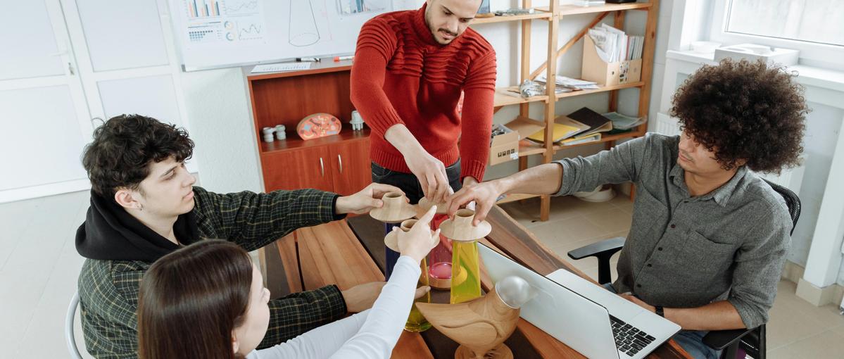 最先端の言語を使って開発！Programmer募集！！