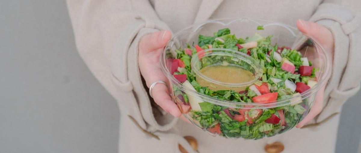 植物工場産野菜の受発注業務が主な仕事です