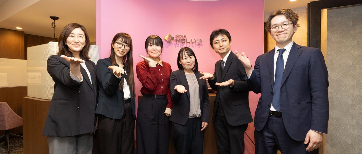 新しい採用マーケティングに挑む人事メンバー。介護業界の常識を覆そう。