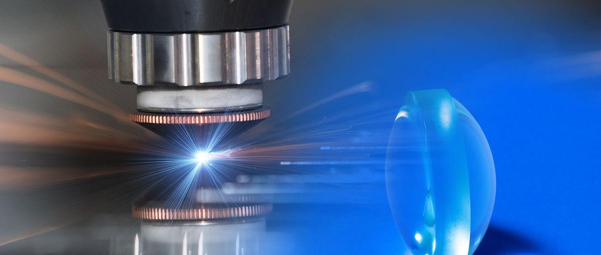 世界の最先端研究を支える 光 をつくる。  超精密光学エンジニア募集