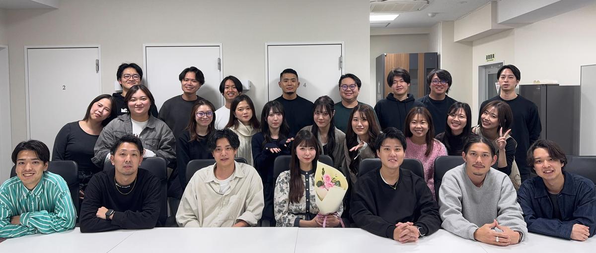 顧客対応や資料作成に加えてSNS運用にも関われるクリエイティブを支える仕事