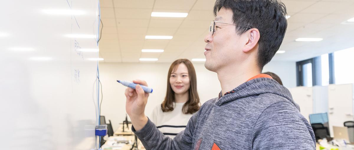 製薬企業の意思決定を支える／医療ビッグデータ分析×経営戦略コンサルタント