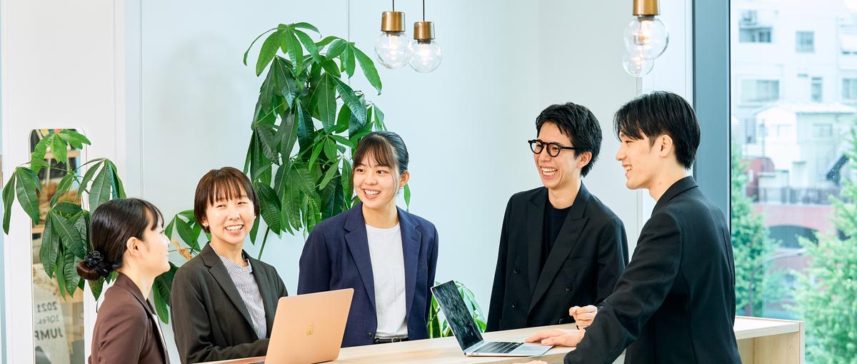2027年新卒募集　ファッションが大好きで洋服の力を信じている人