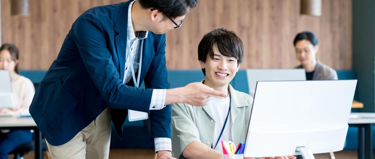 PHPエンジニア│時間と場所に縛られない働き方！自社就活サービスの開発業務