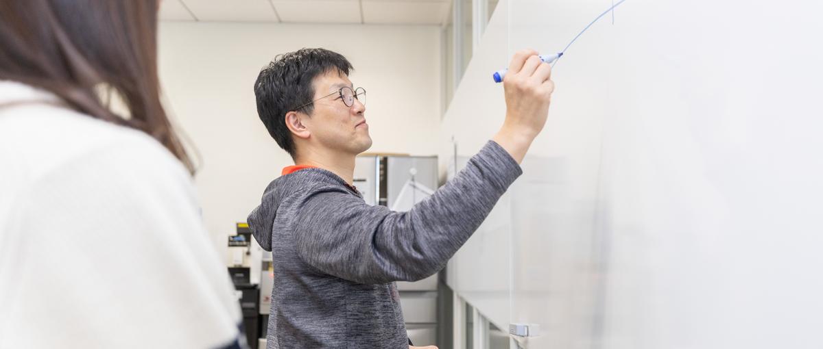 フロントエンド／生成AI活用×医療ビッグデータを可視化するUI開発