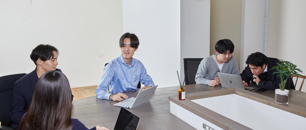 20代中心のAIチームで、現場の課題解決を任される学生インターン