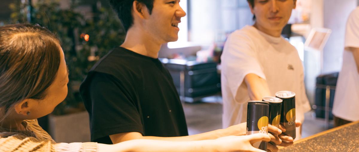 普通の飲食店では会えない人脈が広がる。恵比寿の拠点を率いるマネージャー