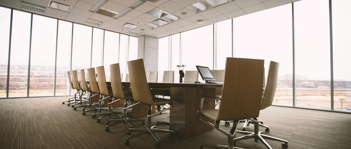 金融出身者歓迎｜単なる営業で終わらない。企業の抱える課題を解決