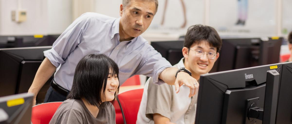 数字を追う営業から、人の成長を喜ぶ仕事へ。ビジネス経験が活きる講師職