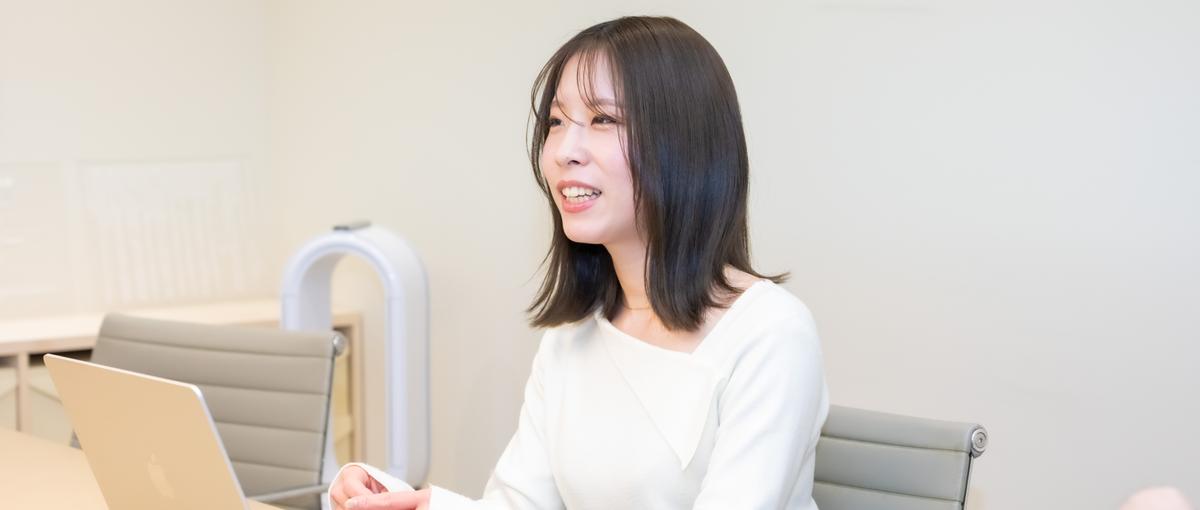  事務デビューするなら、専門知識も身につく仕事を！