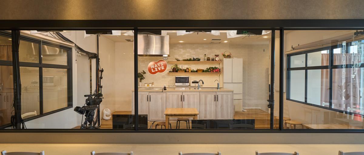 入社1ヶ月目から自分の番組が持てるライブ配信ディレクター