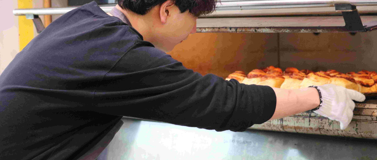 プラントベースでからだに優しくおいしさの感動体験を届けるパン製造スタッフ