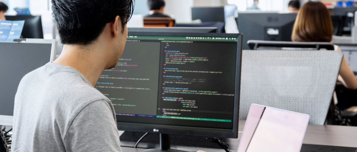 11年目で売上1135億達成！急成長企業のモバイルアプリエンジニアを募集！