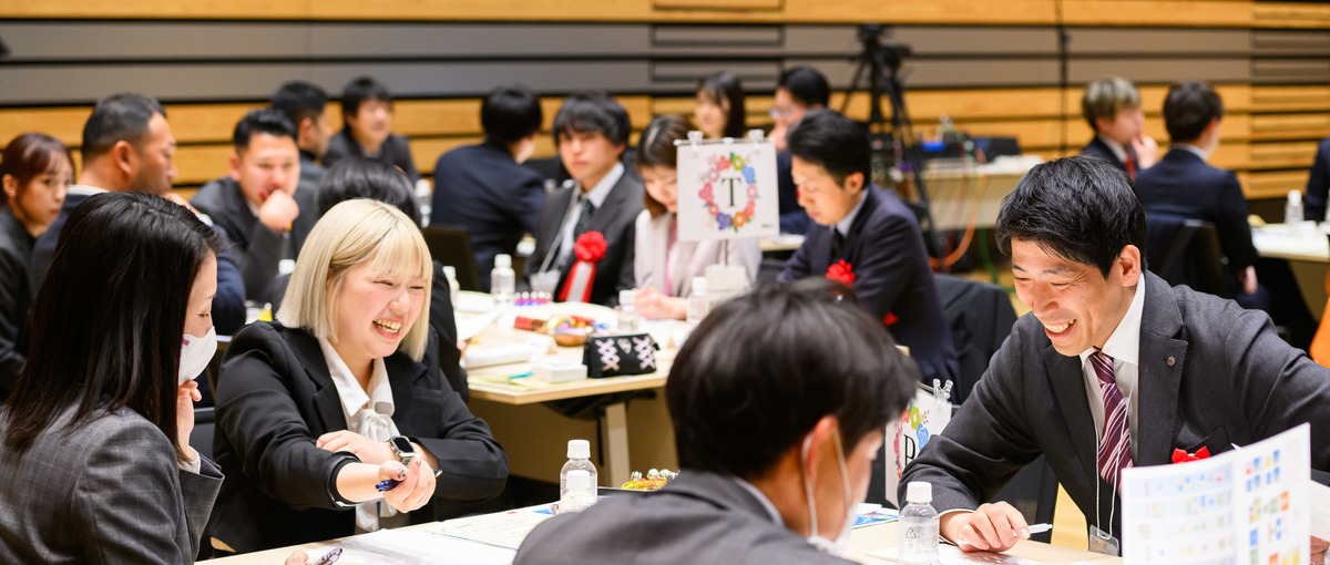 真剣な会議なのに、笑顔が絶えないイベント屋さん