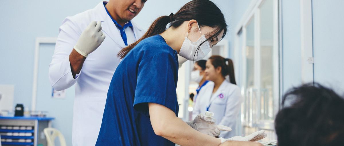 東南アジアで命を救う医療者たち。 その採用は、あなたの戦略と実行力次第！