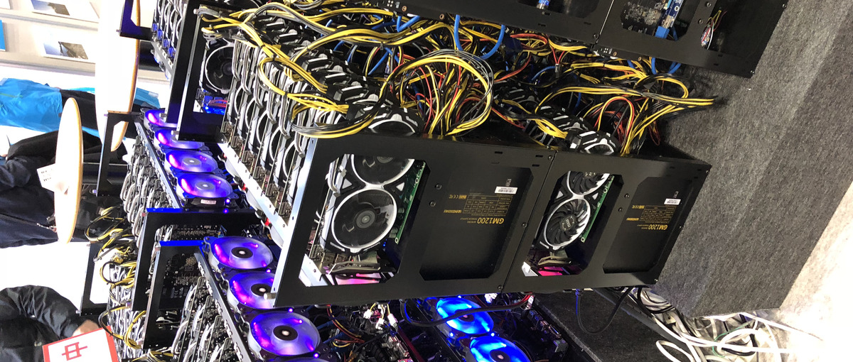 世にないサービスを開発する会社です。