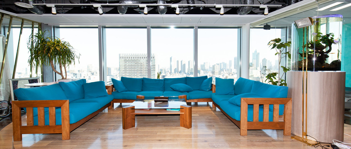 大人気D2C企画立案者としてSNSマーケティングを担うメンバー募集！