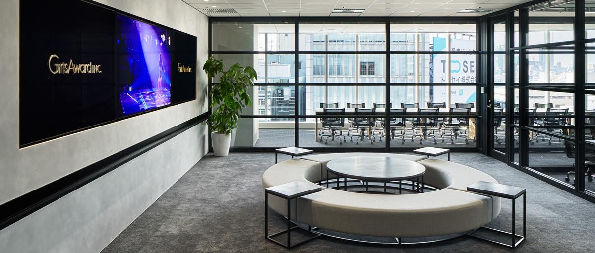 トレンドを世界へ発信！YouTubeクリエイターのマネジメント業務！