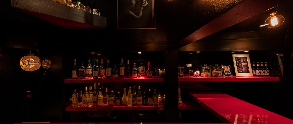 ゴールデン街。ミニマルな箱から時代に刺さるお店を一緒に育んで下さる方を募集