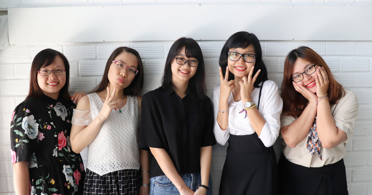 ベトナムのメガネっ娘 Shift Asia Members