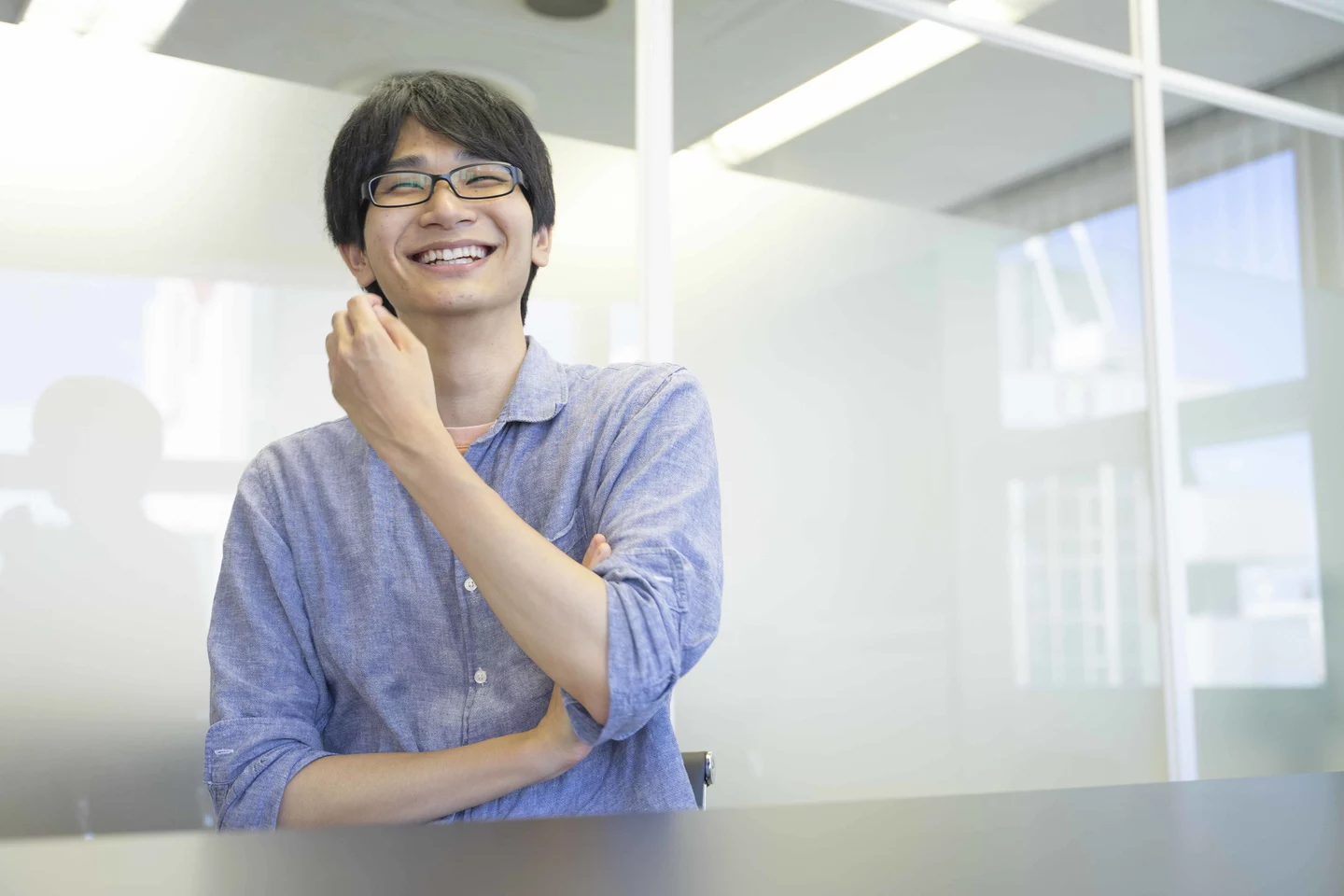 画像：インタビューを受ける山本さん②