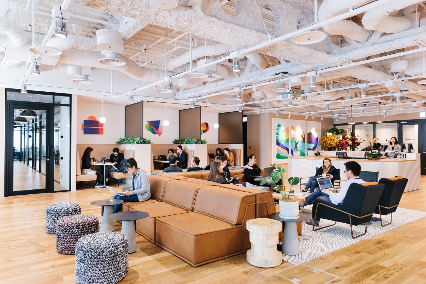 We work. WEWORK Москва Якиманка. Офисы WEWORK. We work компания. We work офисы.