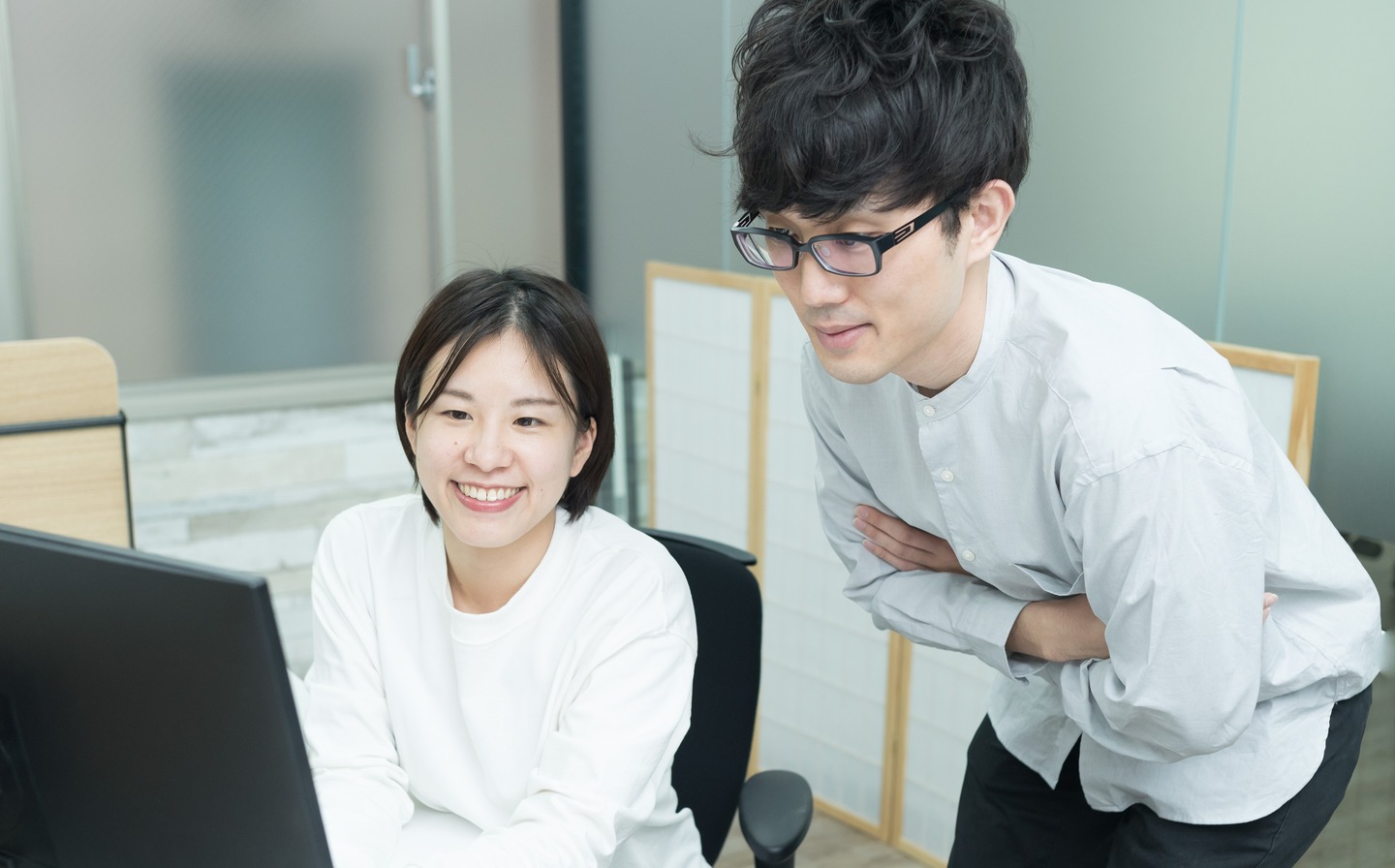 新設のマーケティングチームで3人目のメンバーとして急成長したい人募集！ シンプライン株式会社のWeb