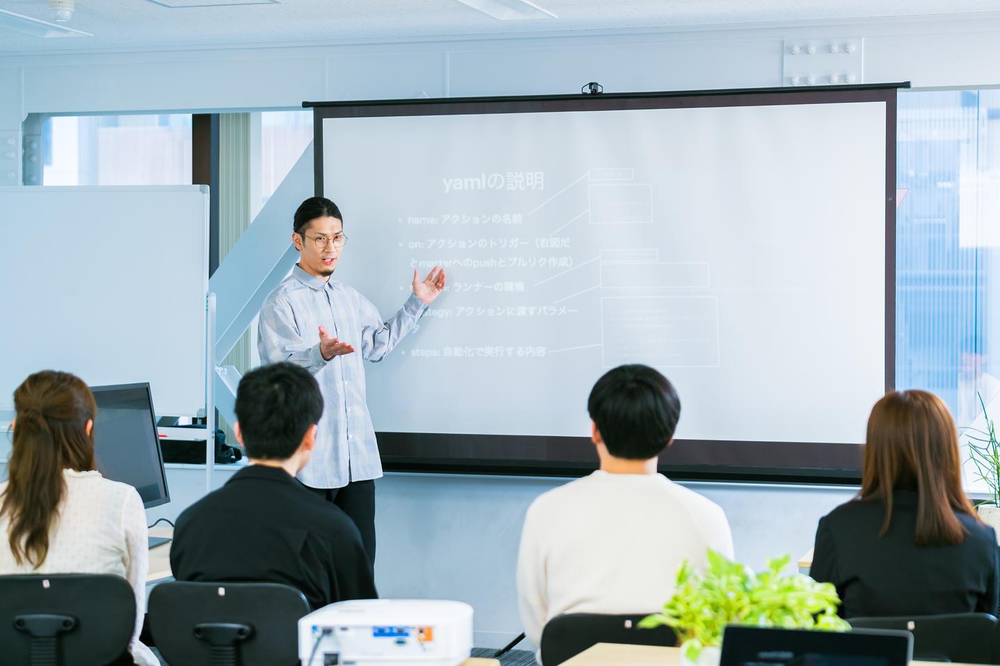 スクールで学んだこと活かせます！より実践的な研修を受けて現場で活躍したい方 Web Engineer jobs