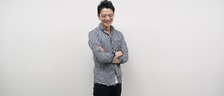 あなたは右脳派？左脳派？腕と手の組み方で思考の癖を学ぶ