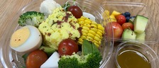 築地でランチ！社員が週1で通う八百屋サラダ